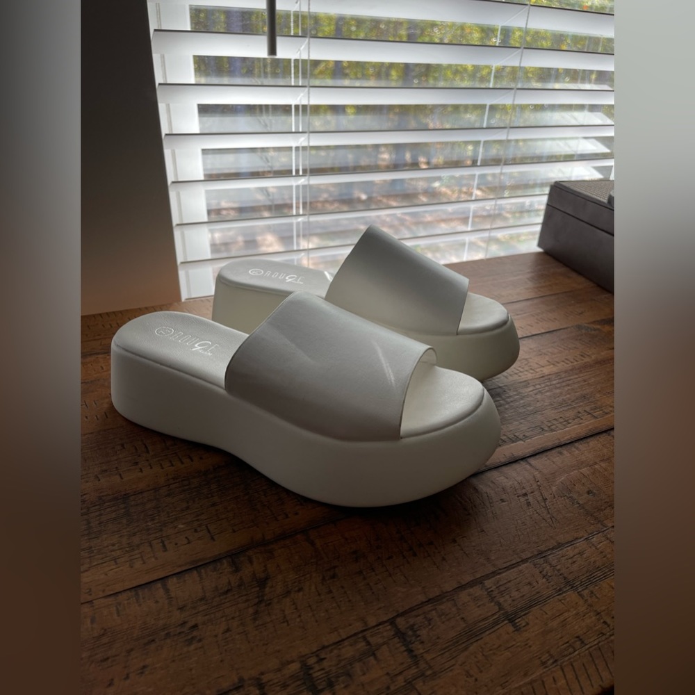 Platform sandals